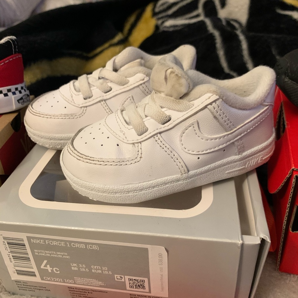 Nike crib shoe